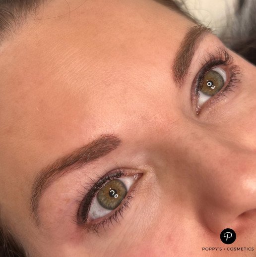 Semi-permanent eyeliner